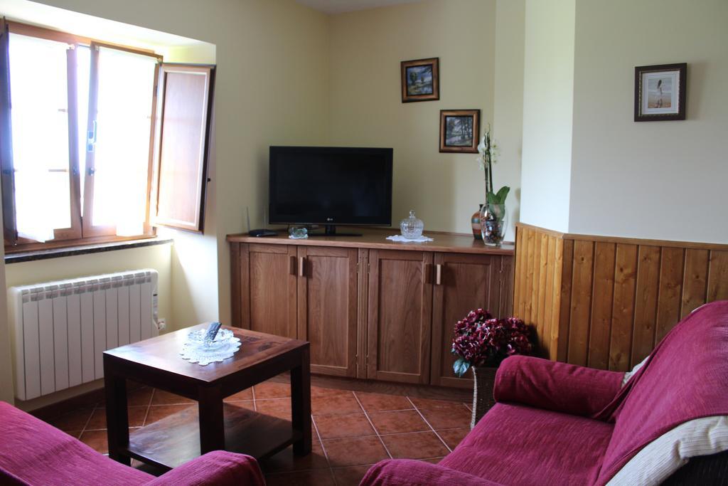 Apartamentos Casa Cerolleiro 卡斯特罗波尔 外观 照片