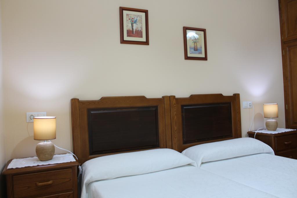 Apartamentos Casa Cerolleiro 卡斯特罗波尔 外观 照片
