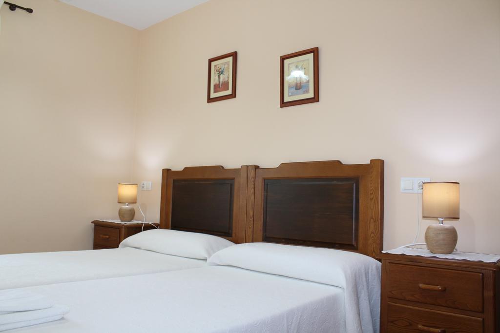 Apartamentos Casa Cerolleiro 卡斯特罗波尔 外观 照片