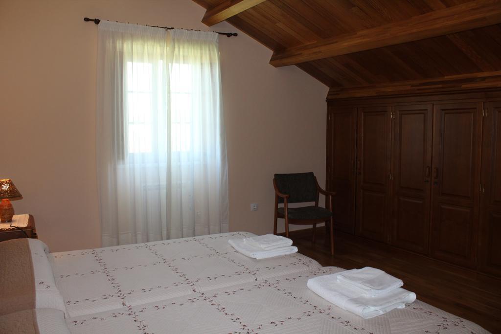 Apartamentos Casa Cerolleiro 卡斯特罗波尔 外观 照片