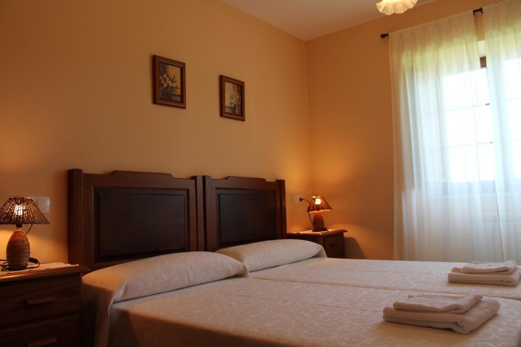 Apartamentos Casa Cerolleiro 卡斯特罗波尔 外观 照片