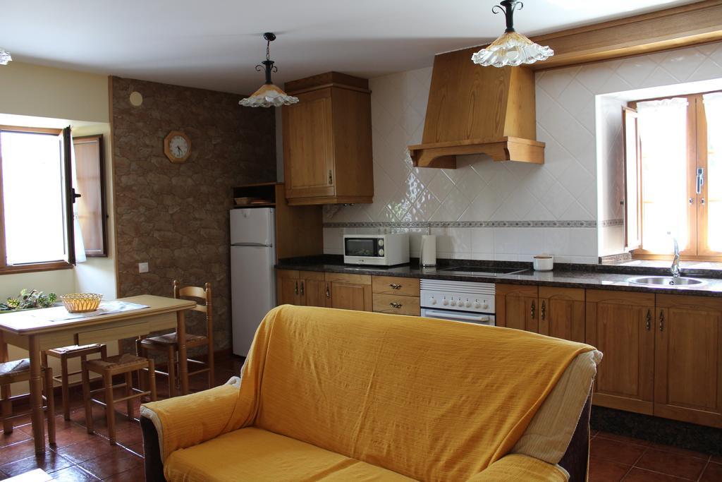 Apartamentos Casa Cerolleiro 卡斯特罗波尔 外观 照片