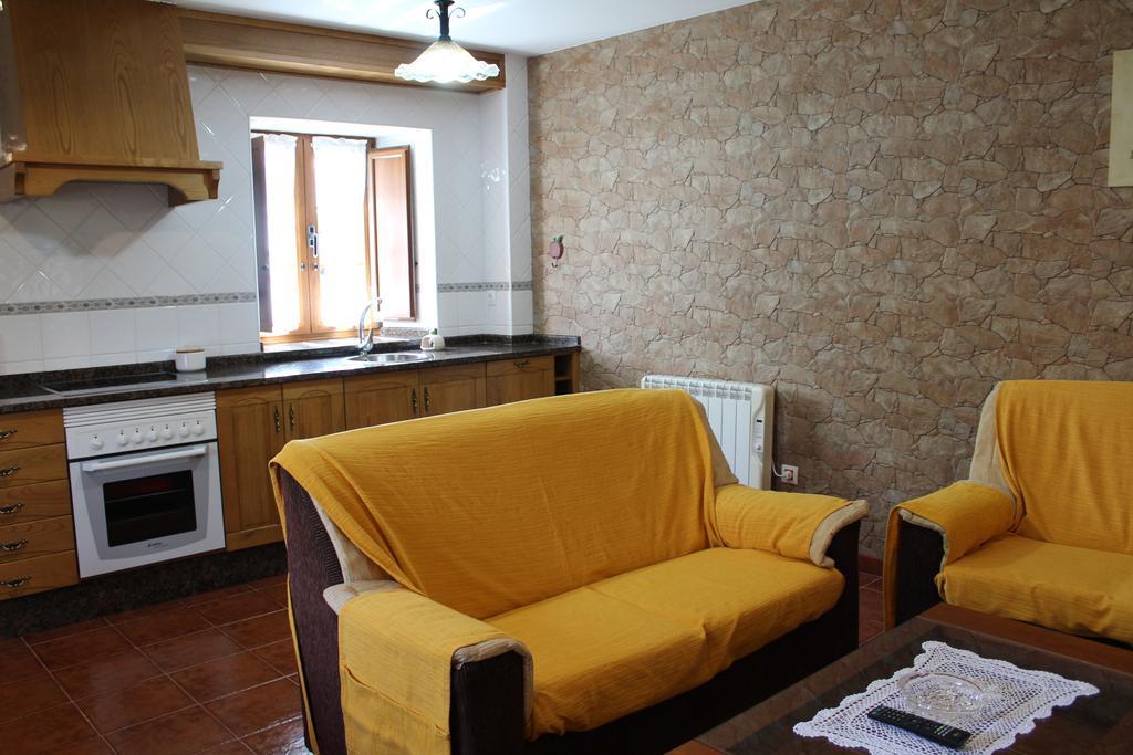 Apartamentos Casa Cerolleiro 卡斯特罗波尔 外观 照片