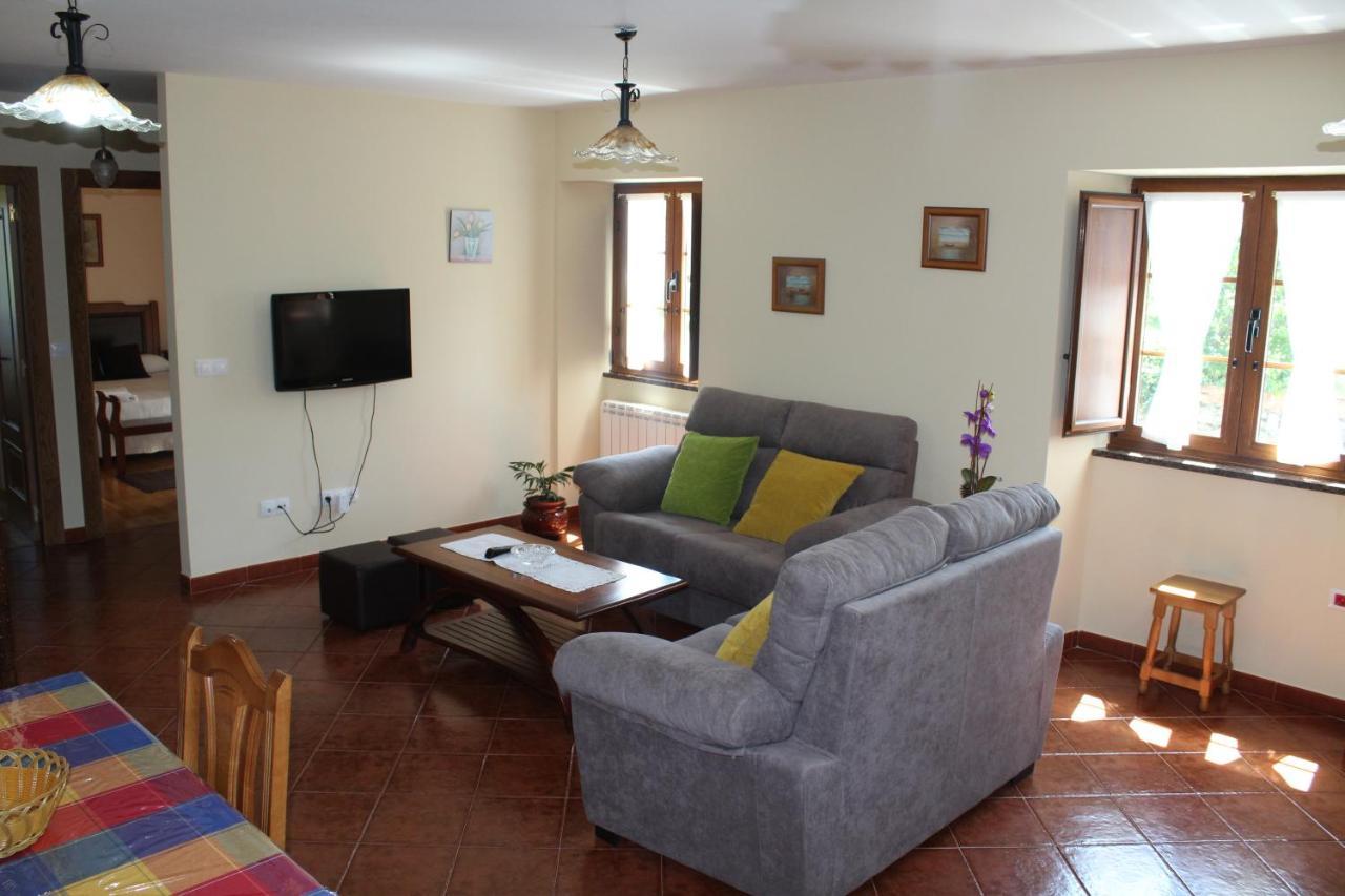 Apartamentos Casa Cerolleiro 卡斯特罗波尔 外观 照片